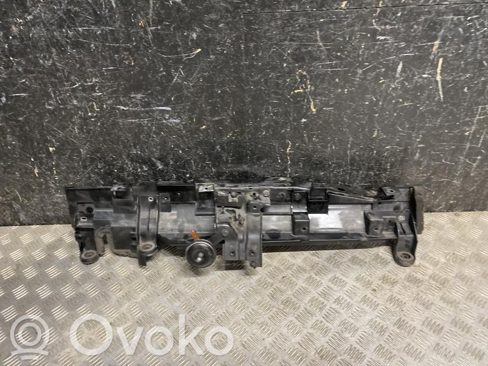 Nissan X-Trail T32 Radiatoru paneļa turētājs (televizora)