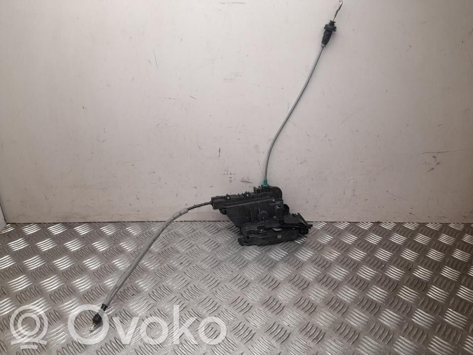 Mercedes-Benz Vito Viano W447 Priekšpusē slēdzene 