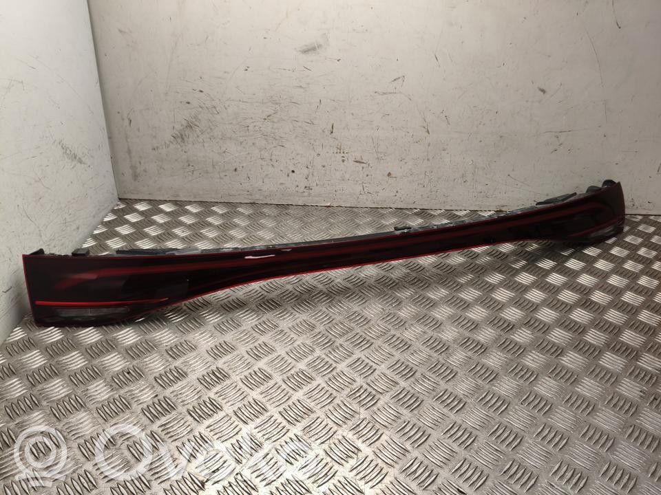 Mercedes-Benz EQE x294 Galinis žibintas dangtyje 