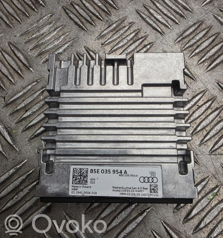 Audi Q6 e-tron Connecteur/prise USB 