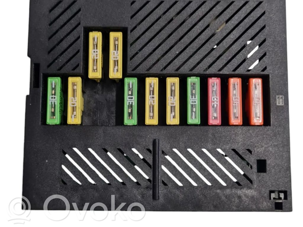BMW 7 E65 E66 Fuse module 