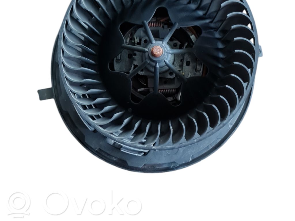 BMW 3 E92 E93 Mazā radiatora ventilators 