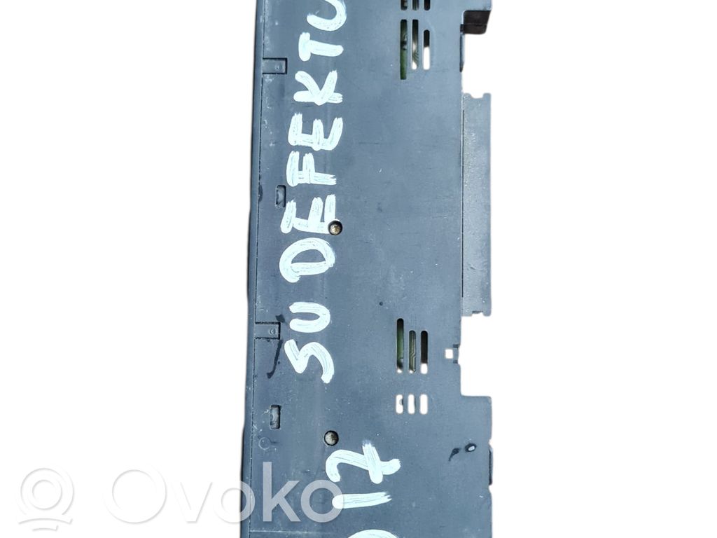 Boîtier de commande ASC / interrupteurs   61318373728