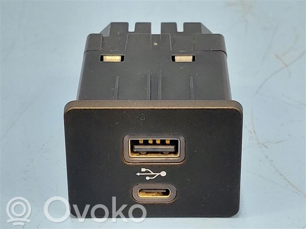 Ford Explorer USB socket connector 