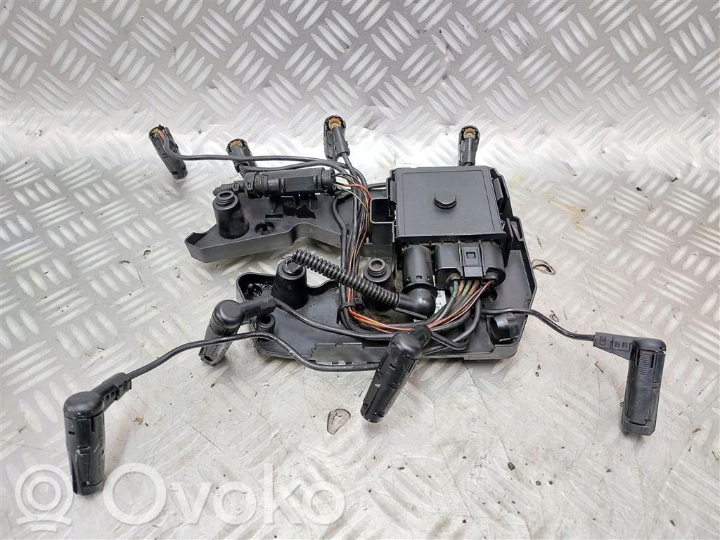 BMW 7 E65 E66 Kita rėlė 
