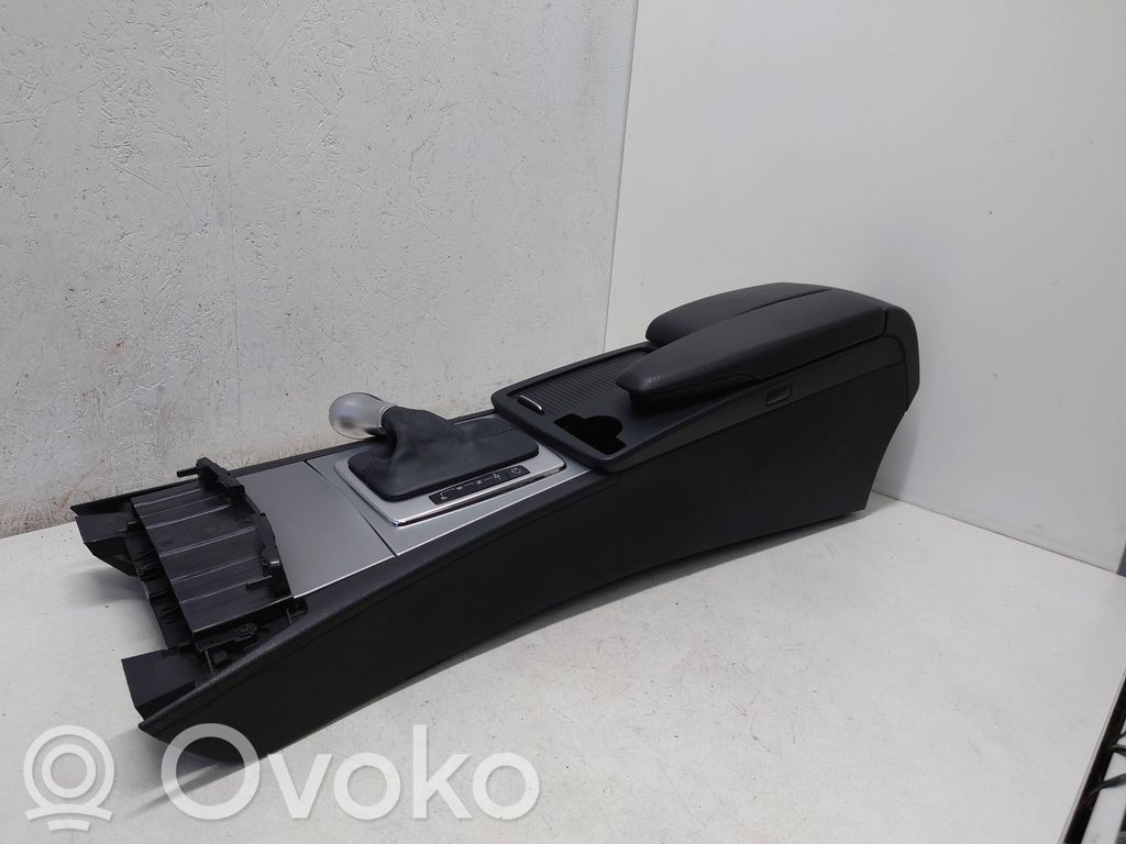 Podłokietnik tunelu środkowego   A2046806550,2046806550,A20468065509051