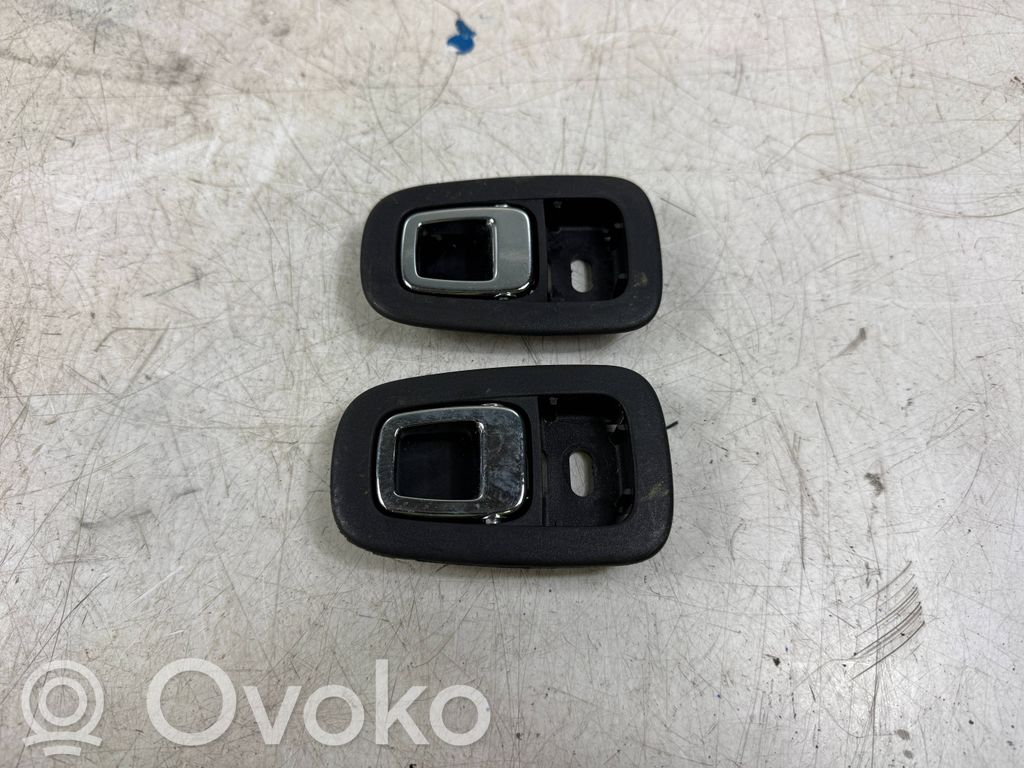 Citroen DS5 Tie down hook / loop 