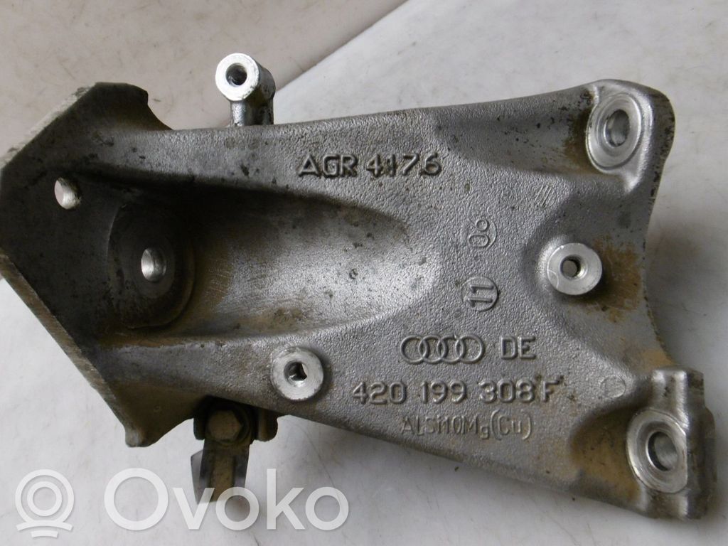 Audi R8 42 Engine mount bracket 