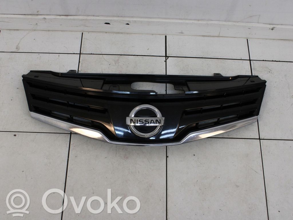 Nissan Note (E11) Front bumper upper radiator grill 