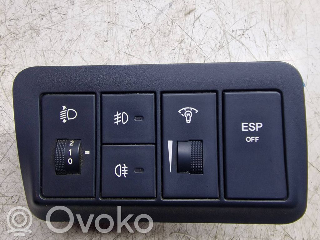 Bouton interrupteur programme de stabilité ESP   61016C