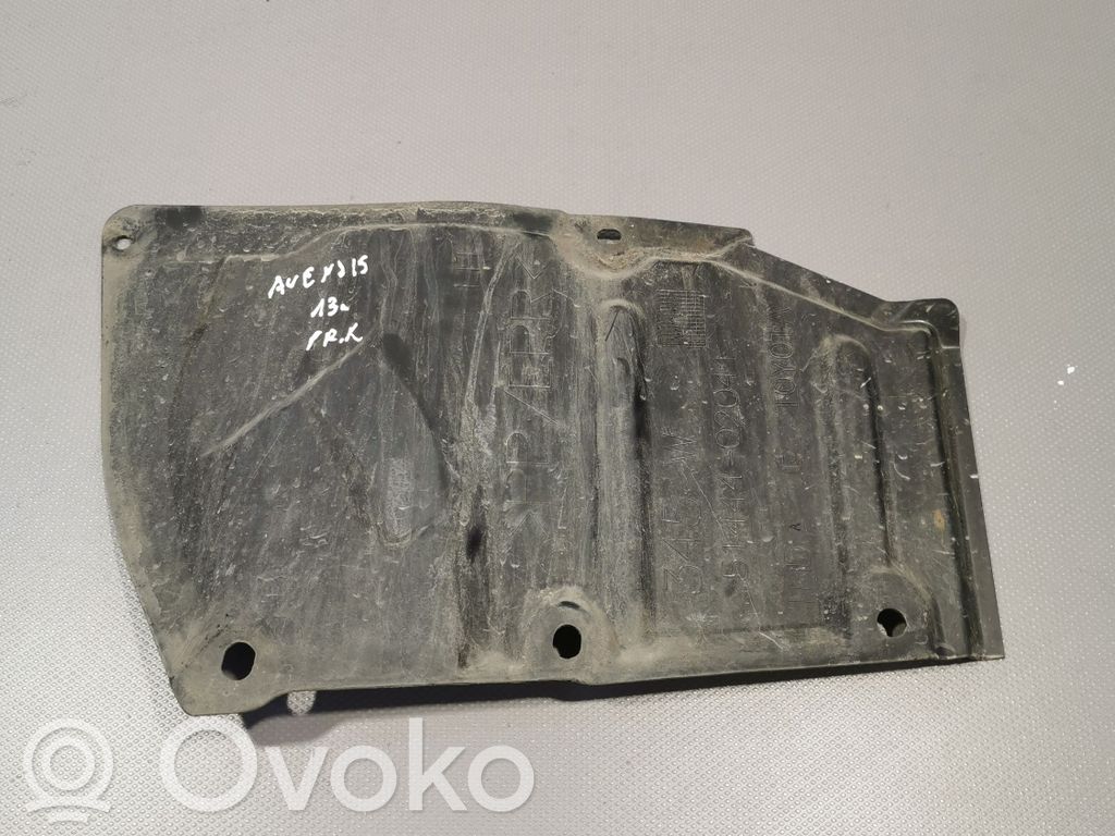 Toyota Avensis T270 Engine splash shield/under tray 