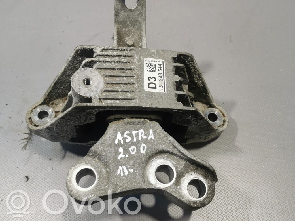 Opel Astra J Engine mount bracket 