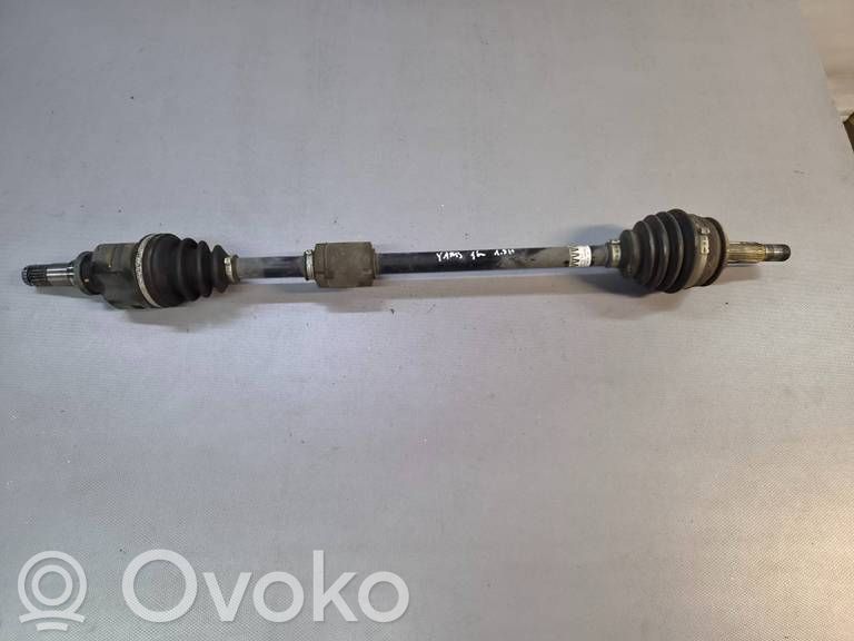 Toyota Yaris Półoś przednia 