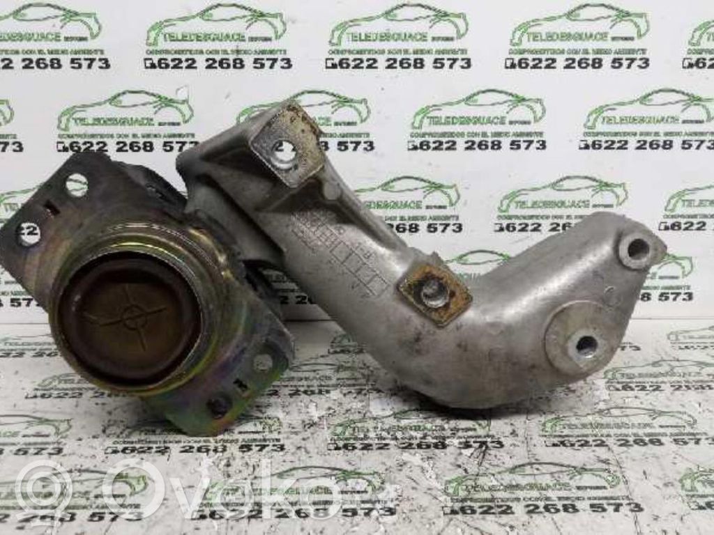Citroen C4 I Engine mount bracket 