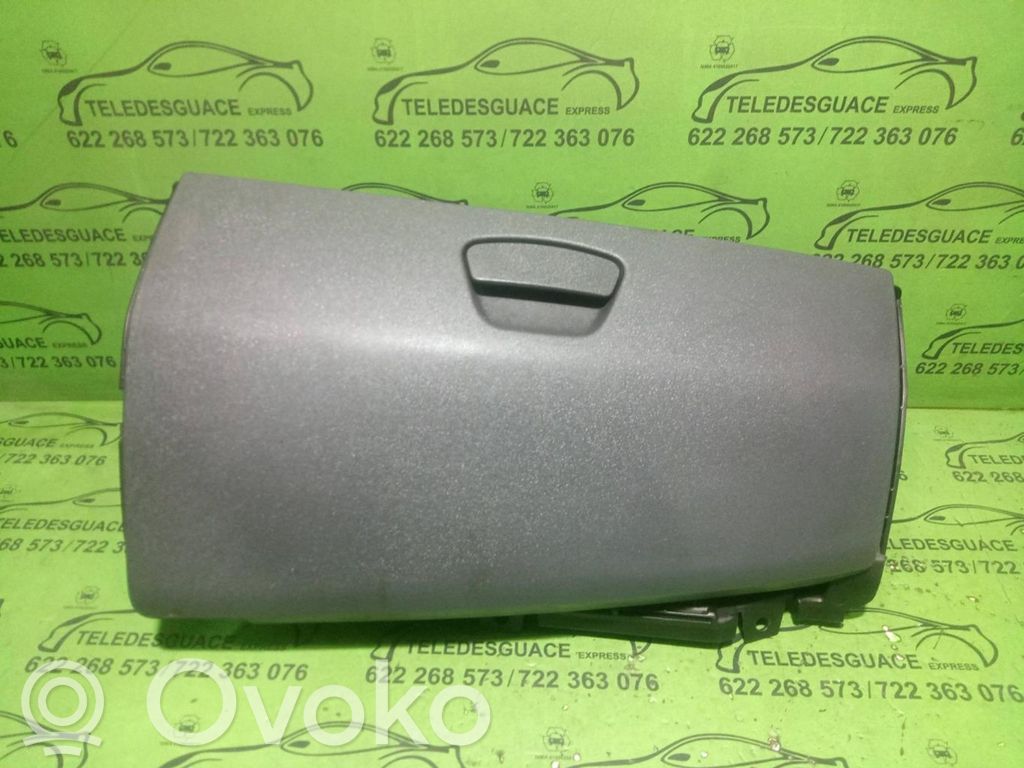 Smart ForFour I Daiktadėžė 