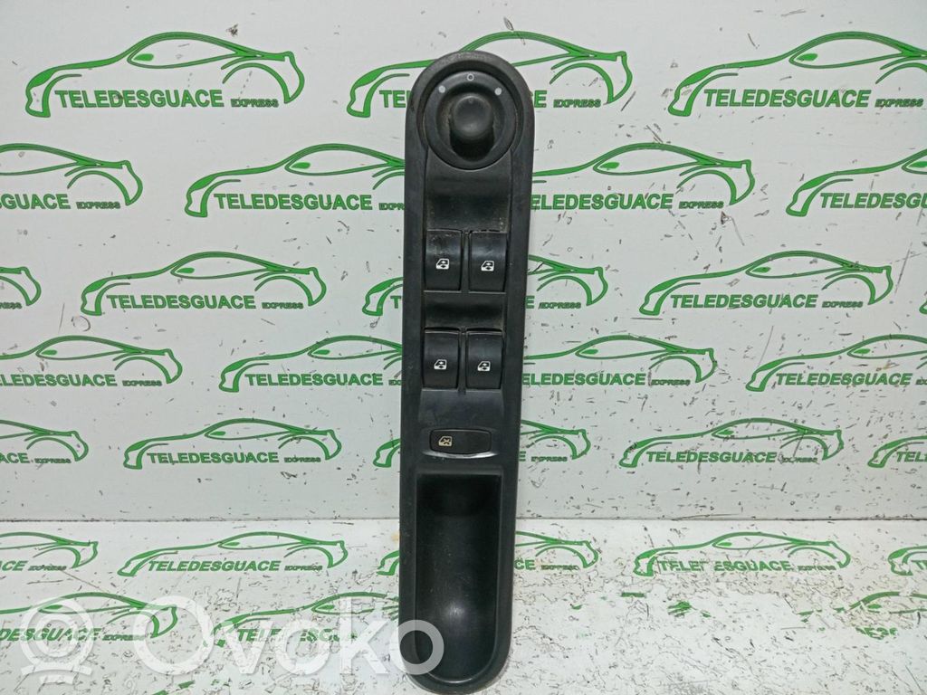 Electric window control switch   8200519359