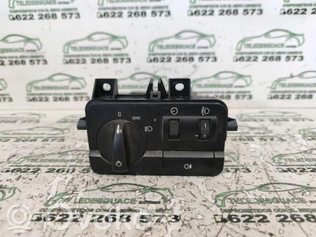 Light switch   61318363662