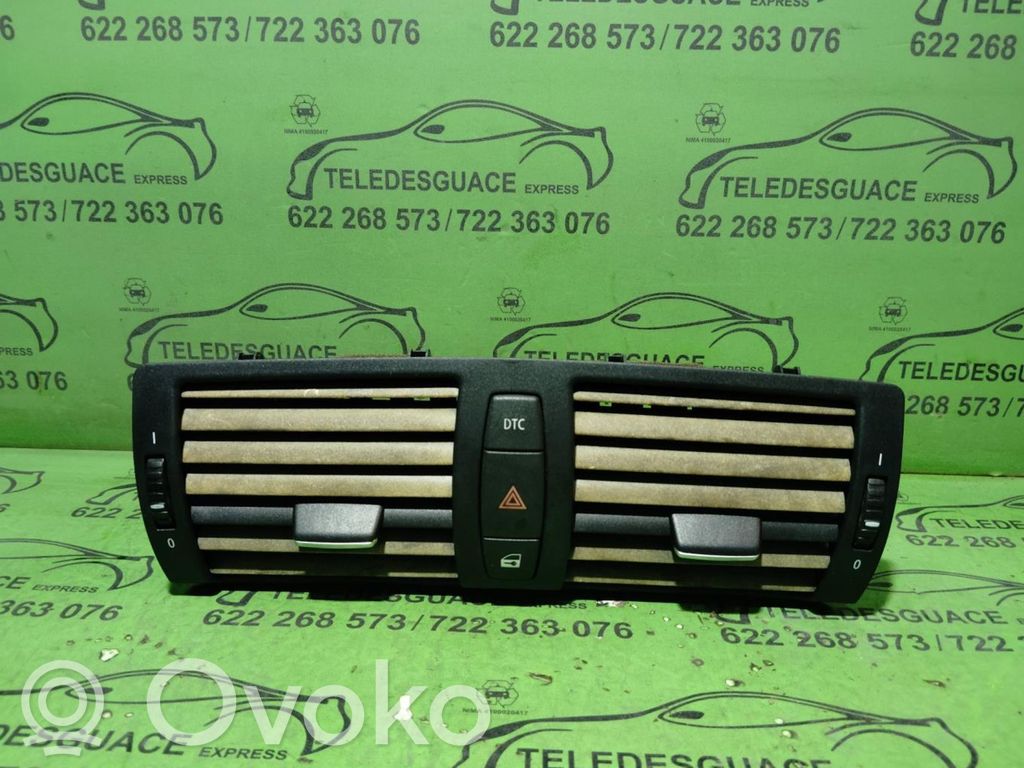 BMW 1 E81 E87 Dash center air vent grill 