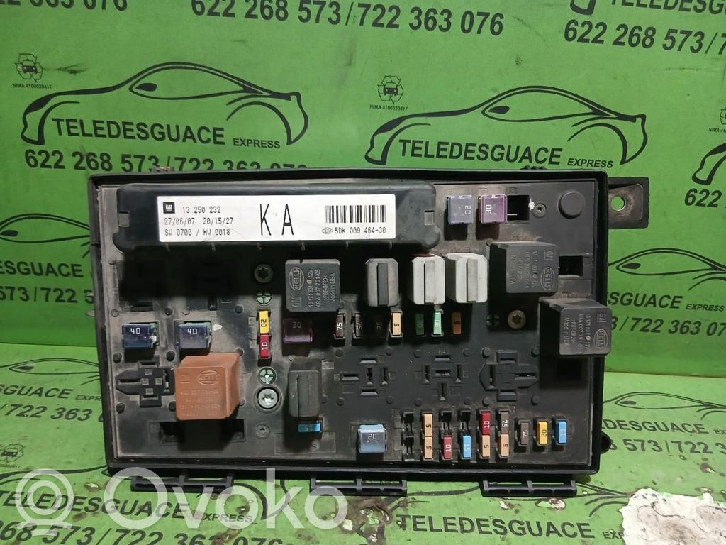 Opel Zafira B Sicherungskasten 