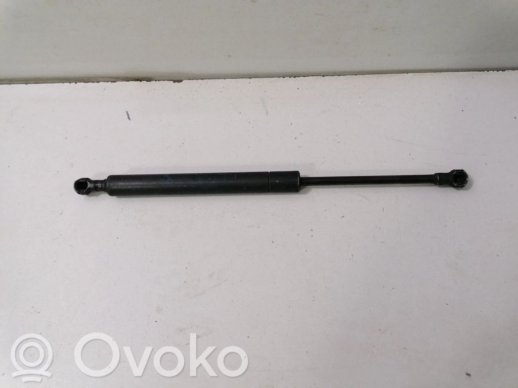 BMW 7 E38 Dzinēja pārsega amortizators 
