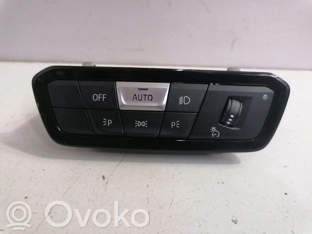BMW 8 G14 Light switch 
