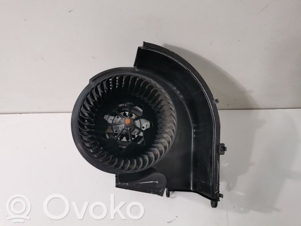 BMW X5 E70 Pečiuko ventiliatorius/ putikas 