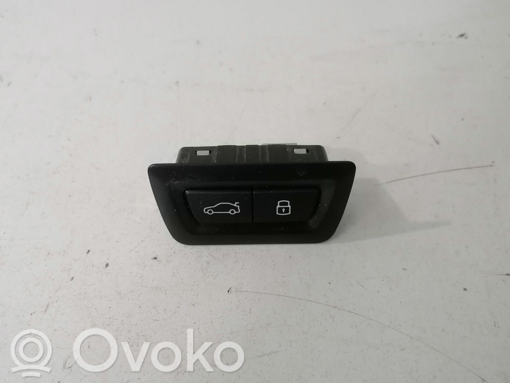 BMW X1 U11 Tailgate/boot open switch button 