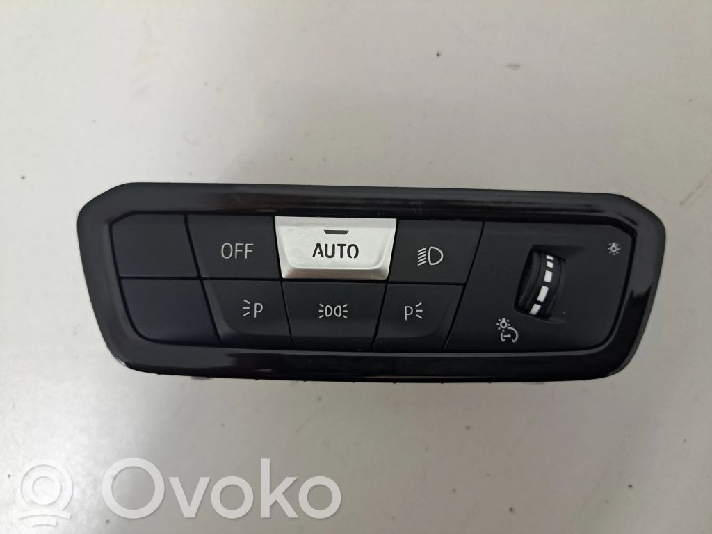 BMW 8 G14 Light switch 