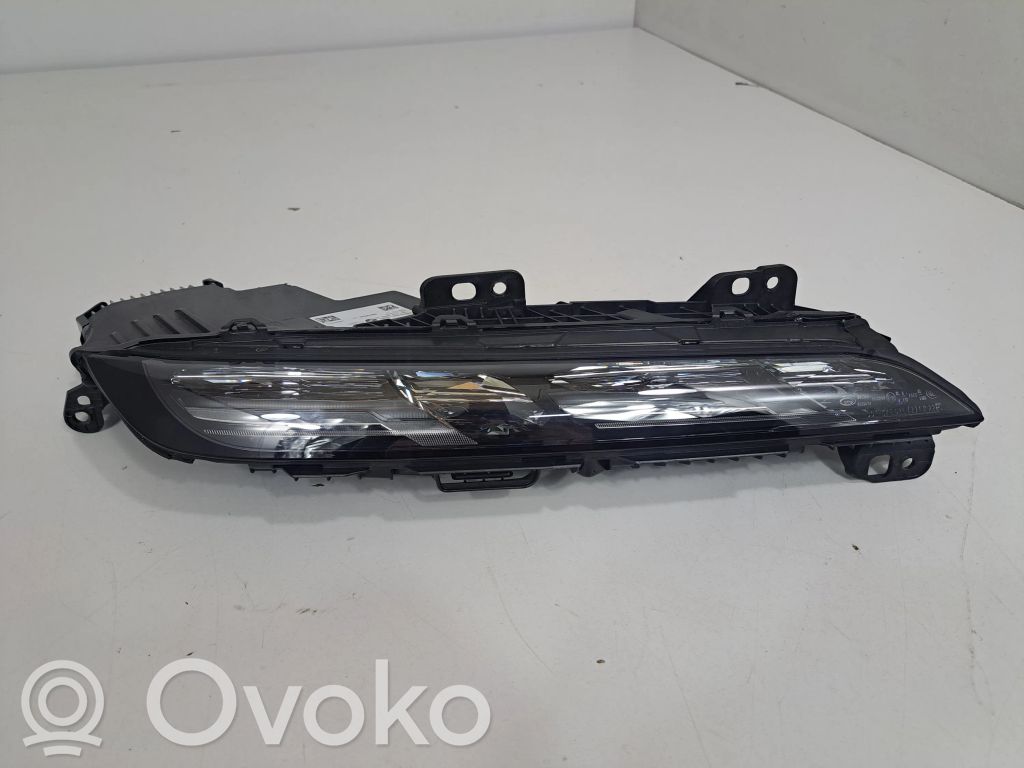BMW 7 G70 Lampa przednia 