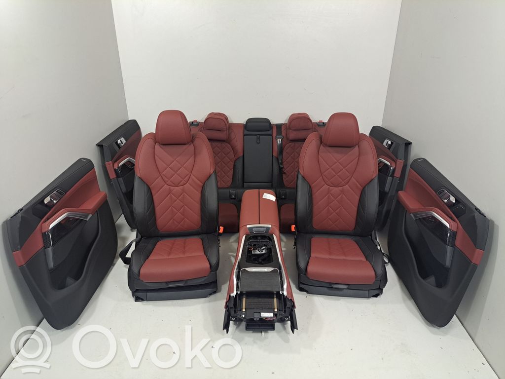 BMW X6 G06 Tapicerka / Komplet 