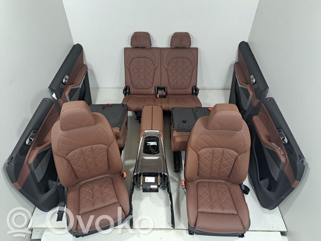 BMW X7 G07 Tapicerka / Komplet 