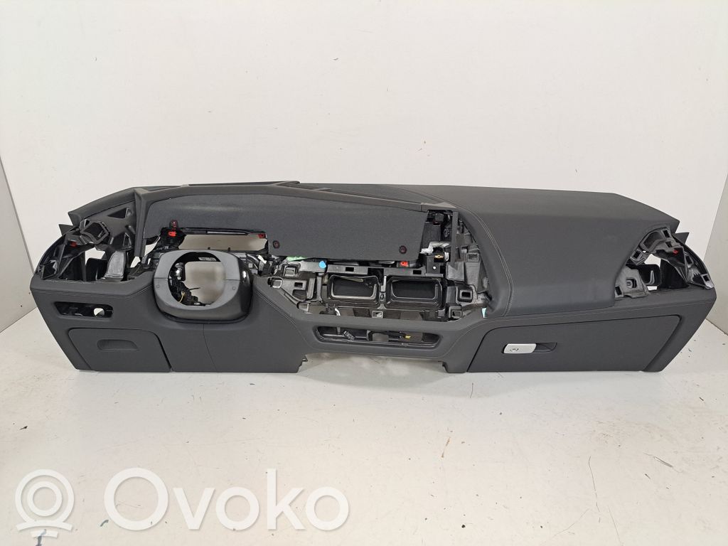 BMW XM Панель 