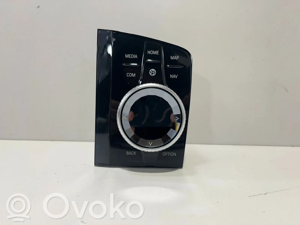 Unidad central de control multimedia   5B6D4E3,5B6B584,5A12F49,5A1D043,5A32A44,5A371B4,9423196,9462399,9462645,9891529