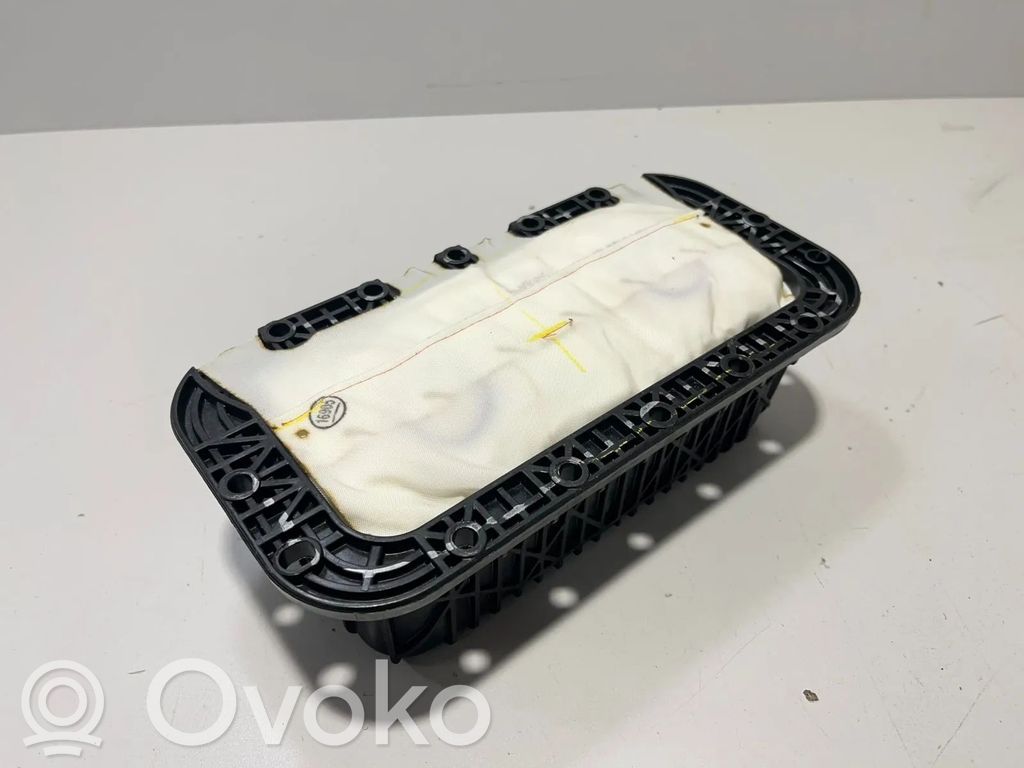 BMW X7 G07 Keleivio oro pagalvė 