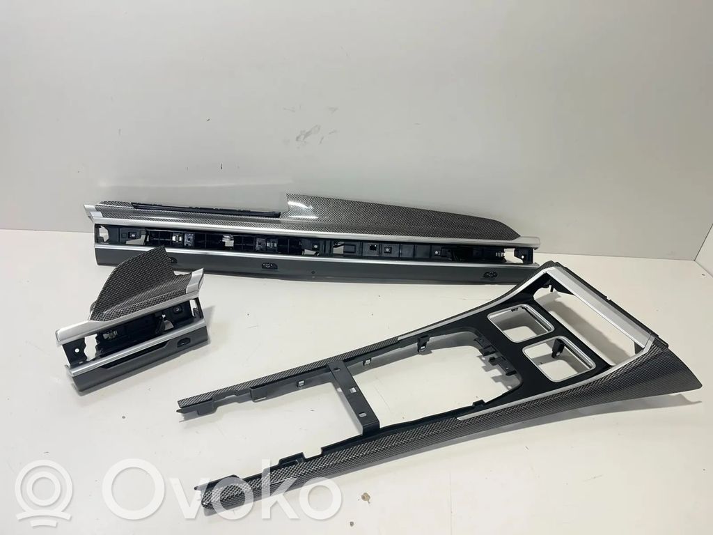 BMW 7 G70 Dashboard glove box trim 