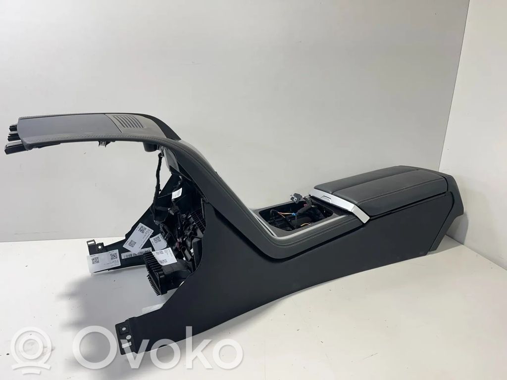 BMW 8 G15 Center console 