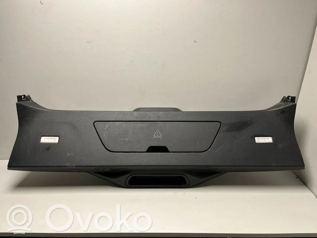 BMW X7 G07 Tailgate trim 