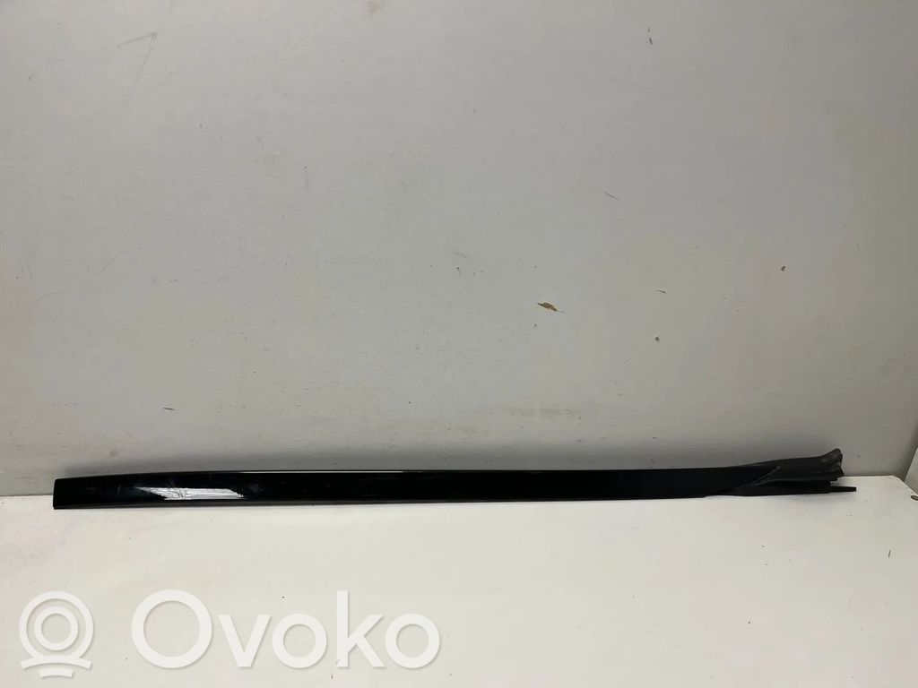 BMW X7 G07 Windshield trim 