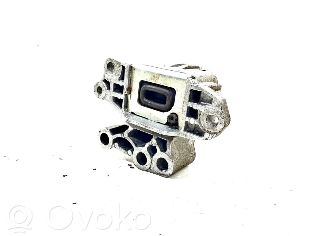 Jeep Renegade Engine mounting bracket 