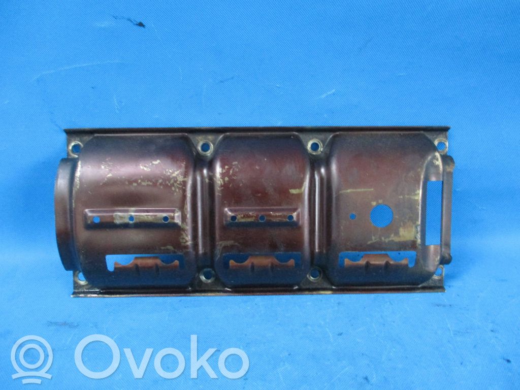 Engine compartment bulkhead   04663938AD