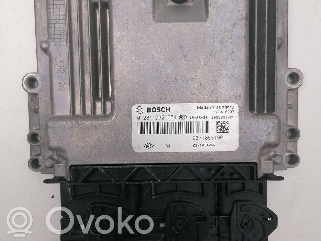 Renault Clio IV Engine control unit/module 