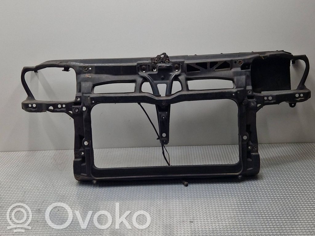 Volkswagen Golf IV Radiatoru panelis 