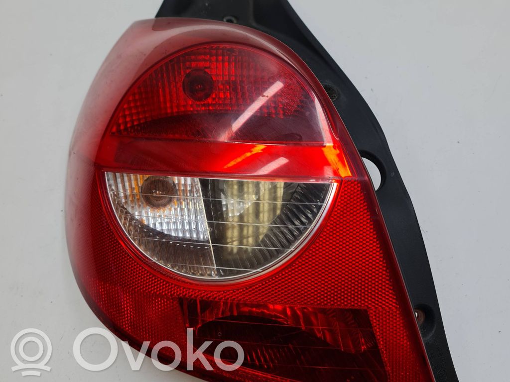 Renault Clio III Luci posteriori 