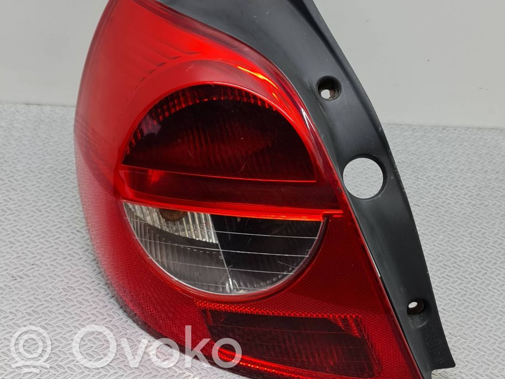 Renault Clio III Luci posteriori 