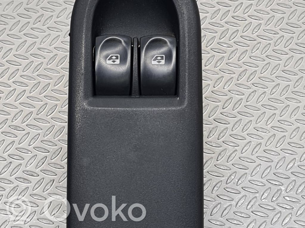 Renault Clio III Electric window control switch 
