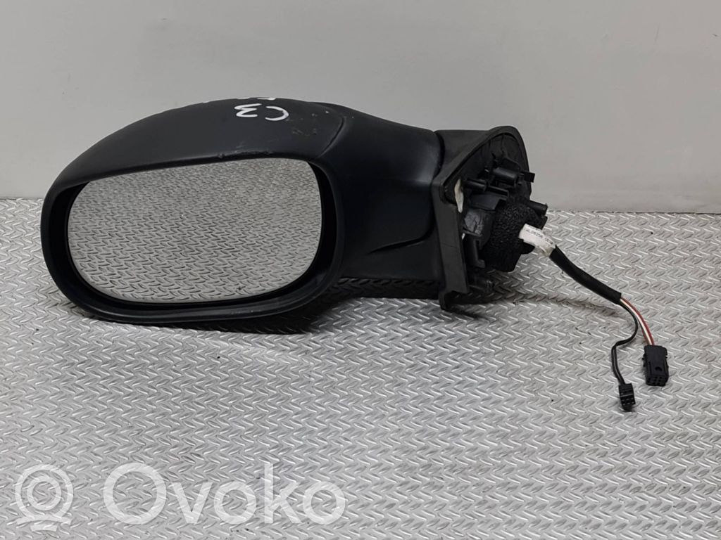 Elektryczne lusterko boczne drzwi przednich   E2011019,0109024,012026,011030