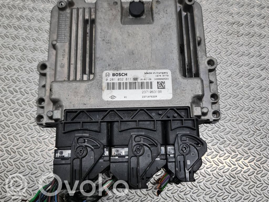 Renault Clio IV Engine control unit/module 