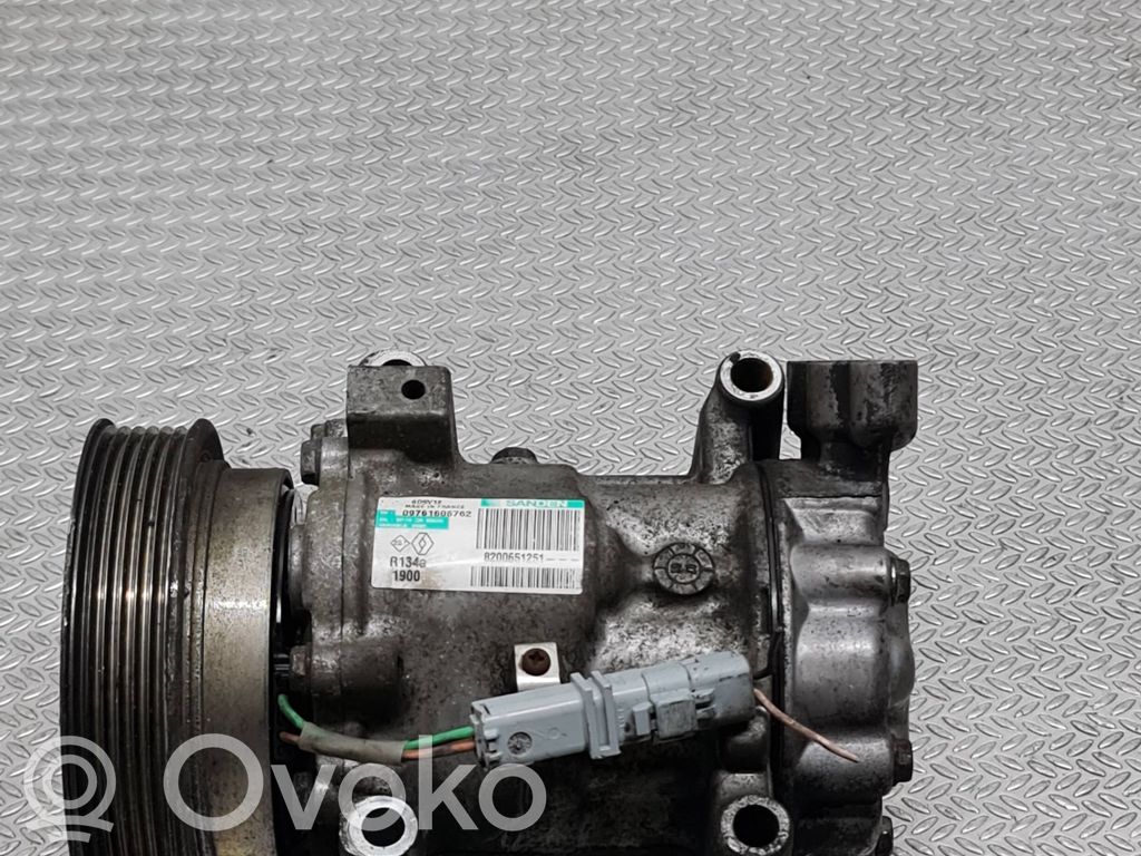 Renault Clio III Air conditioning (A/C) compressor (pump) 
