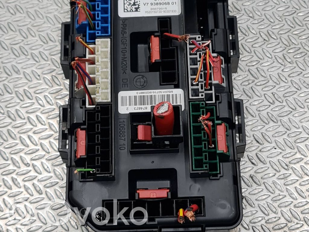 BMW 3 F30 F35 F31 Skrzynka bezpieczników / Komplet 
