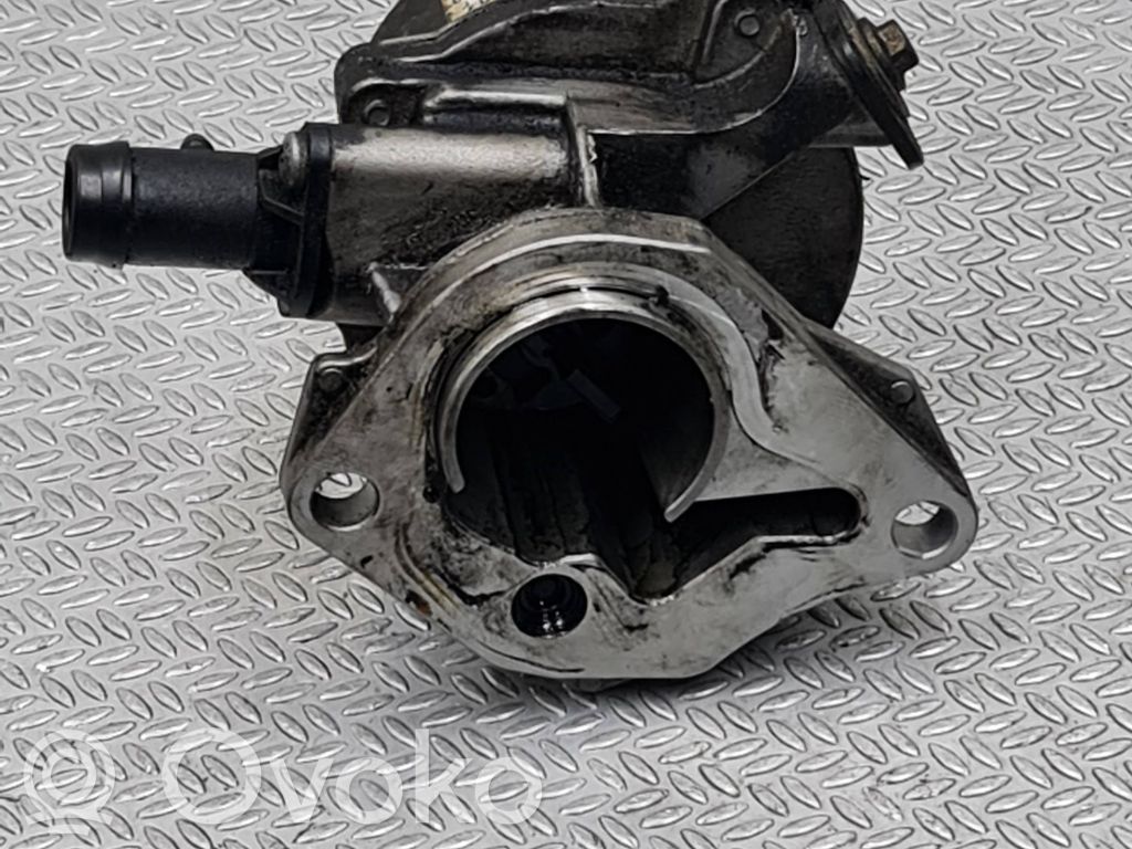 Renault Clio III Pompă vacuum 